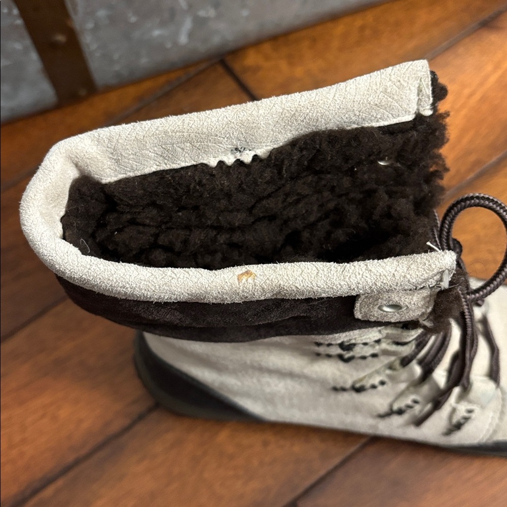 Price drop! Patagonia Stubai Waterproof Chanterelle Boots - Picture 15 of 16